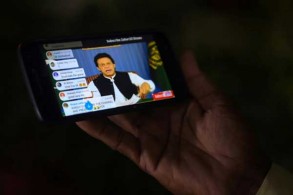 عمران خان يعد بالتغيير داخليًا وبالسلام إقليميًا