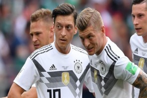 كروس: ادعاءات أوزيل بوجود عنصرية في المنتخب الألماني