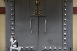 العاهل السعودي وولي العهد يعزيان أسرة جمال خاشقجي
