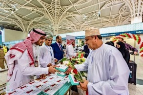 السعودية تحتفي بسلطنة عمان على طريقتها الخاصة