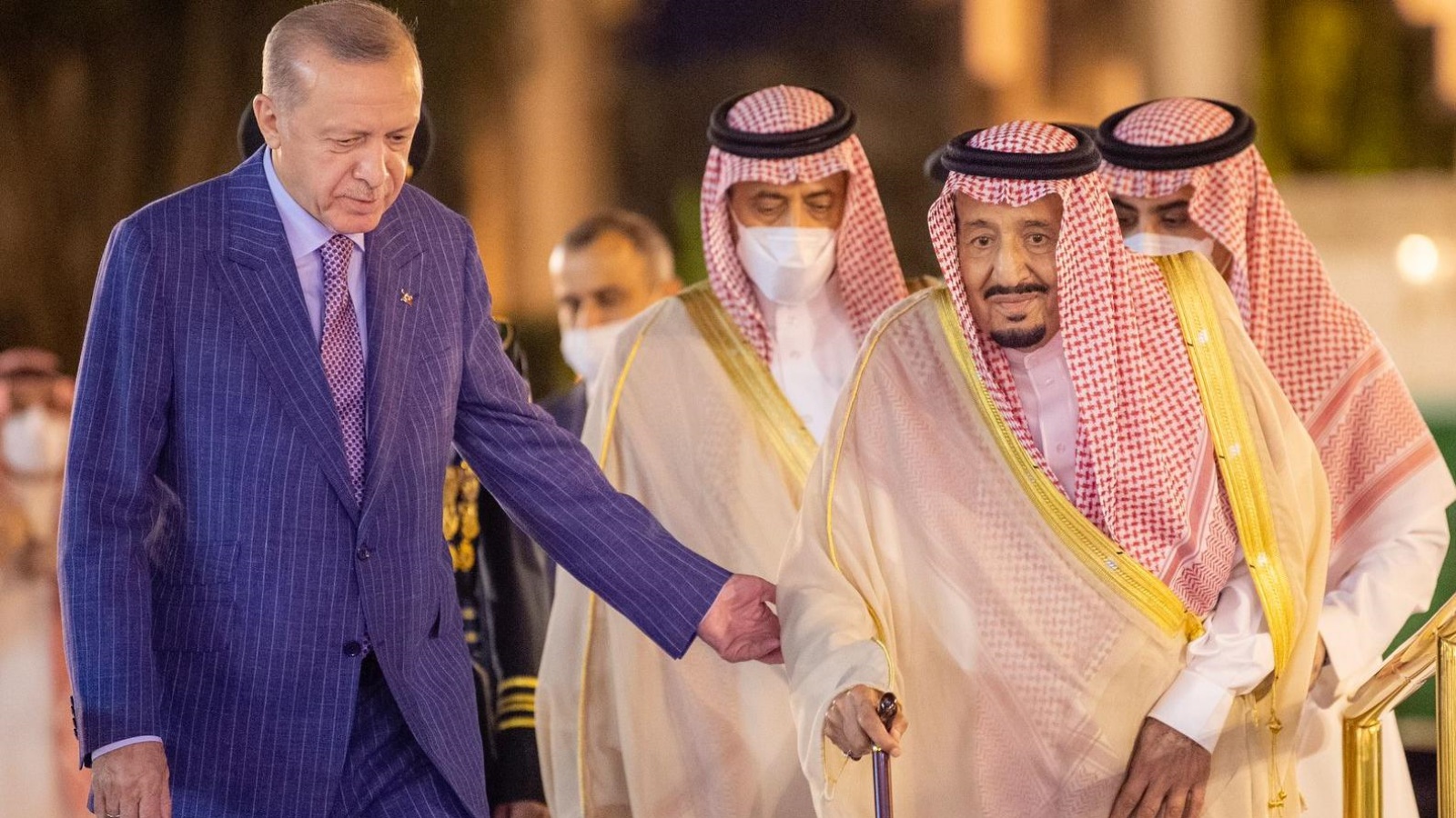 السعودية نيوز |  العاهل السعودي يستقبل رجب طيب أردوغان في جدة 