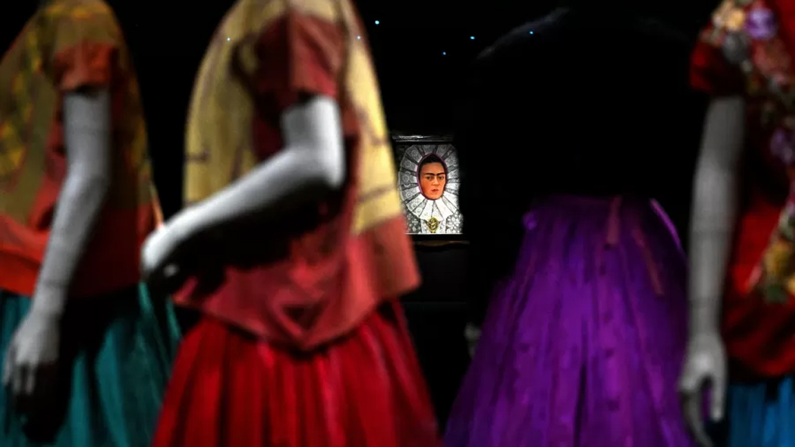 فريدا كالو أيقونة للموضة في إطار معرض باريسي