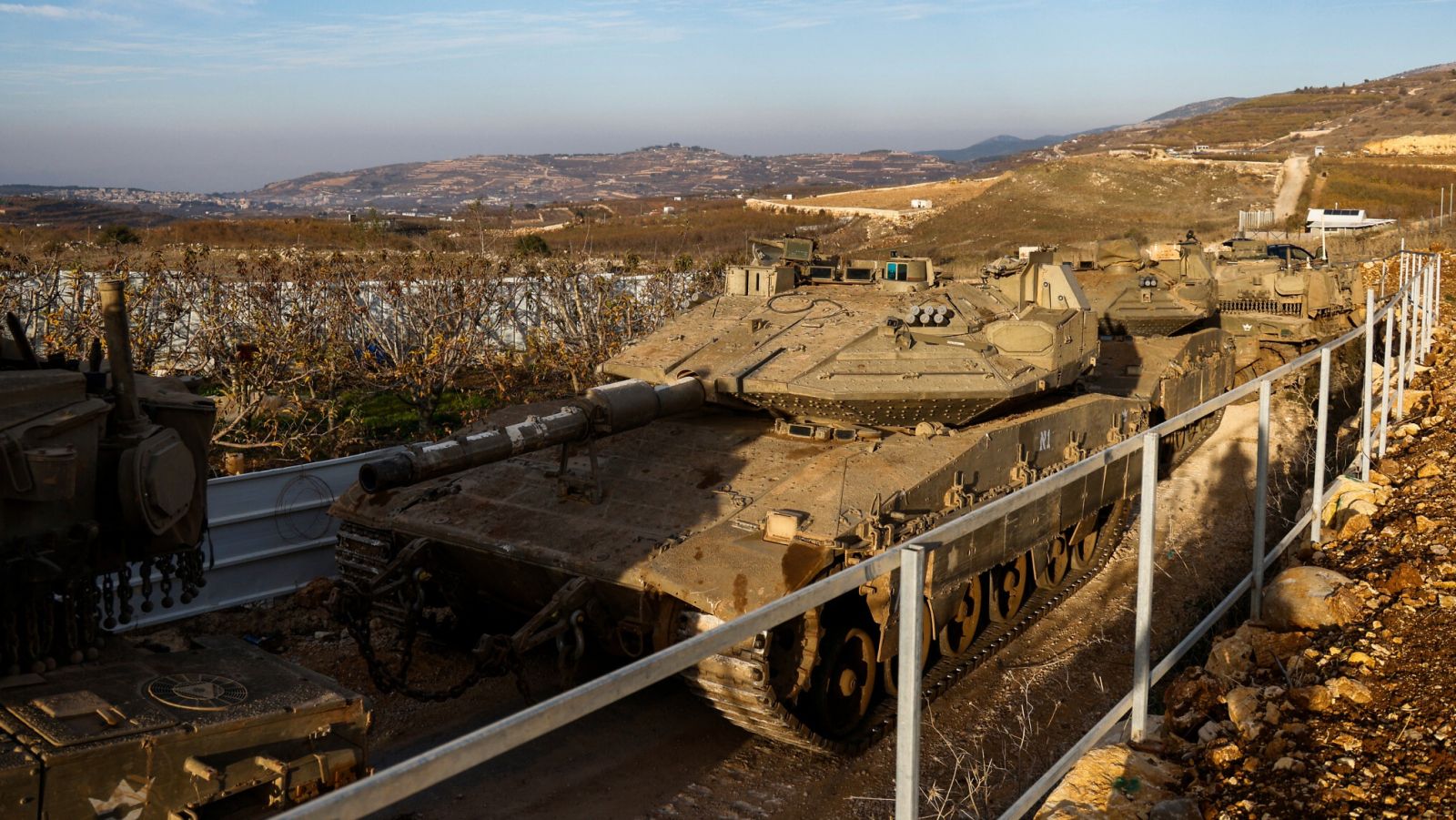 ISRAELI6.jpg (1600×901)
