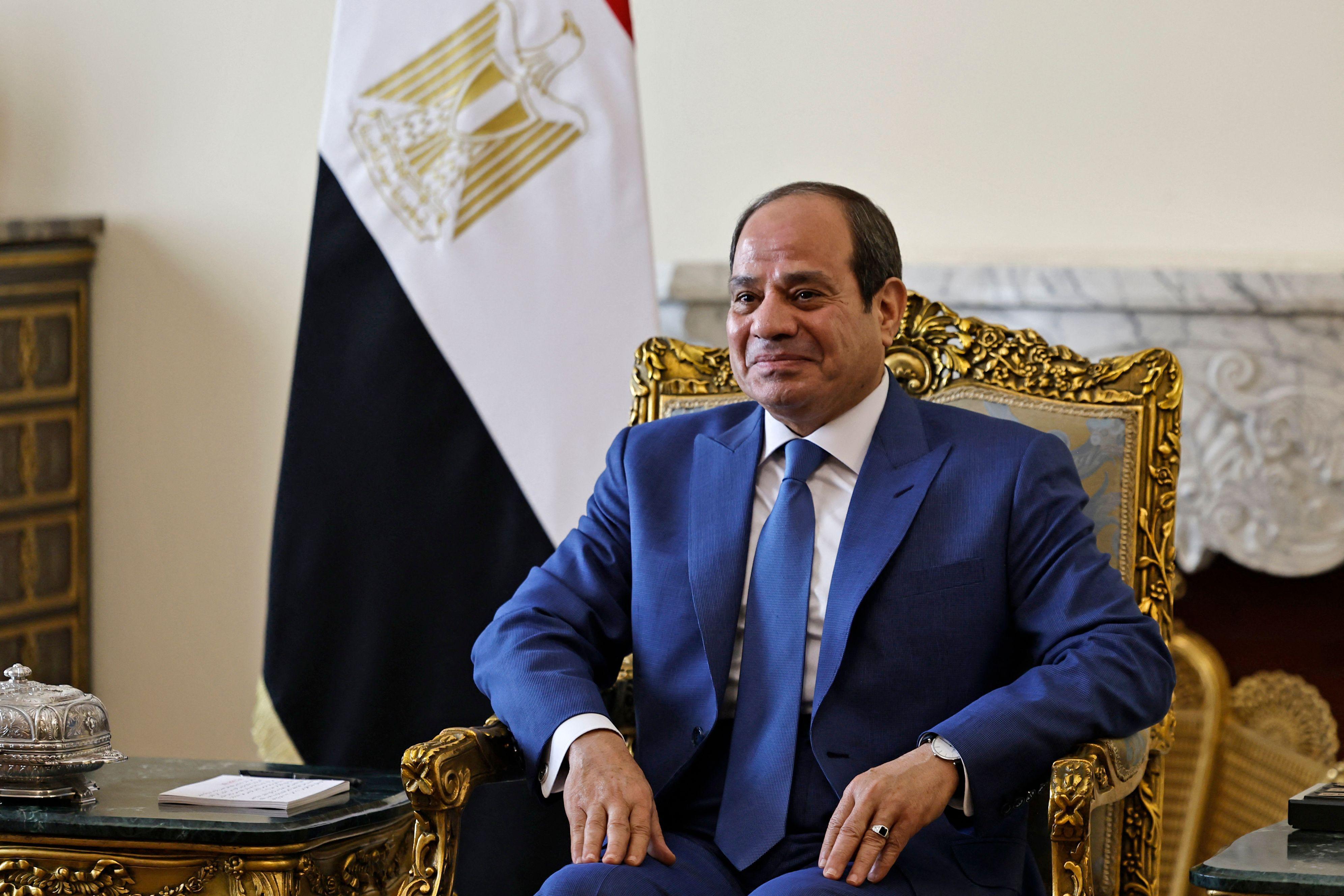 زيادة الأجور تشعل مواقع التواصل الاجتماعي في مصر.. لماذا؟