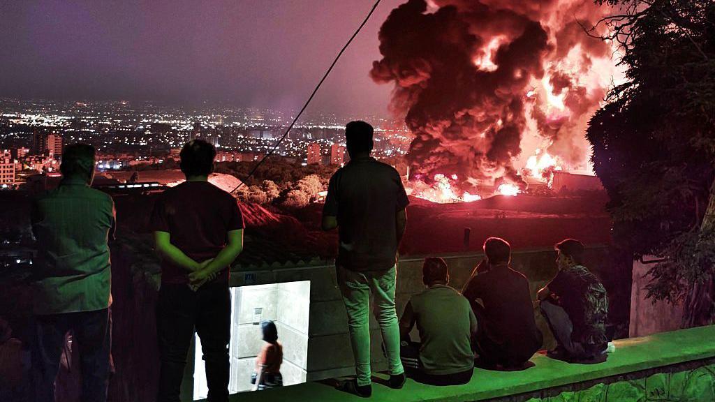 هجوم إسرائيلي على مستودع النفط في شهران بتاريخ 15 يونيو 2025 في طهران، إيران - Getty Images