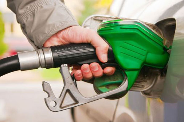 تحرير أسعار البترول موضوع لا يزال يتفاعل في الإمارات