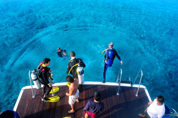 الغوص هواية شعبية في جميع أنحاء جزر فرسان