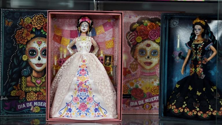 باربي تنقسم الآراء في المكسيك: الأميرة أصبحت هيكلًا عظميًا
