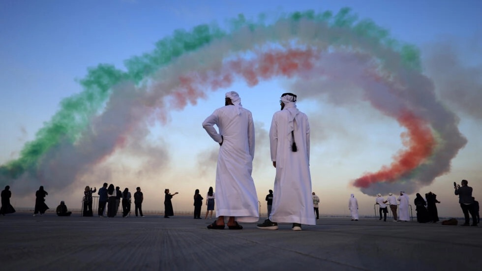 يتواصل معرض دبي للطيران في موقع انشاء المطار الجديد
