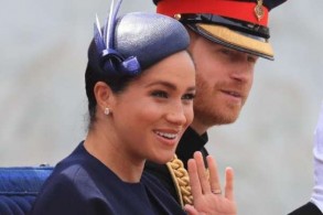 لقطة مُلفتة بين دوقي ساسكس خلال احتفال Trooping the Colour