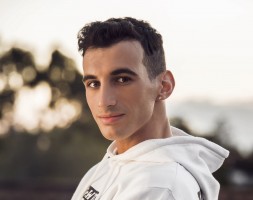 ريتشي يعود بألبوم جديد يروي قصة إكتشاف ذاته