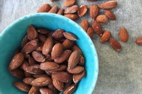 وجبة اللوز المملح