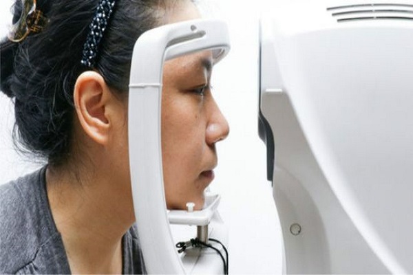 اختبار للعين قد يساعد في الكشف المبكر عن الشلل الرعاش