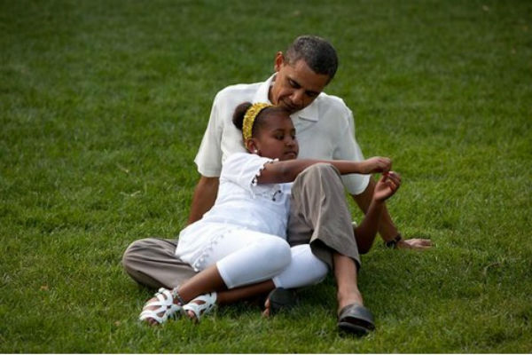  البيت الأبيض نشر صورة للرئيس الأميركي باراك أوباما وابنته ساشا بمناسبة يوم الأب- تويتر 