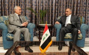 زعيم معارض: نريد وزراء يضعون العراق بقلوبهم لا بجيوبهم