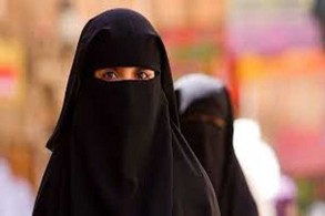 مصر تسعى إلى حظر النقاب في الأماكن العامة والمصالح الرسمية