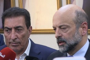 الرزاز للأردنيين: شمّروا عن سواعدكم!