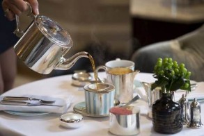 تناول المشروبات الساخنة يزيد خطر الاصابة بسرطان المريء