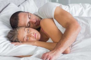 العلاقة الحميمة أقصر الطرق لنوم عميق