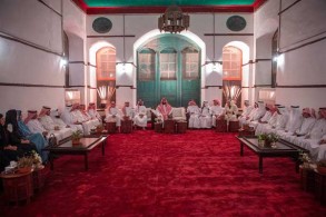 ولي العهد السعودي يلتقي مثقفين اليوم في جدة