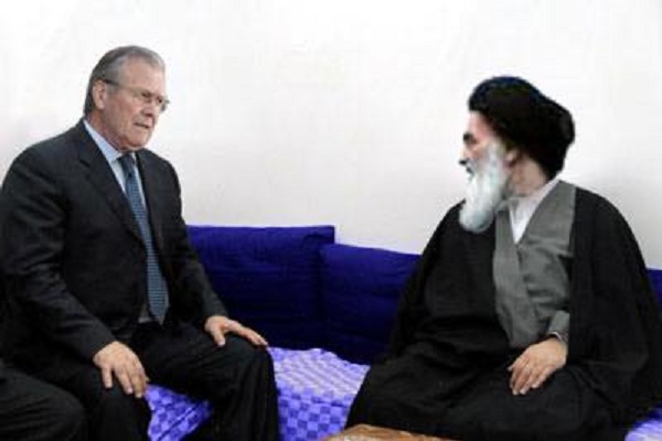 السيستاني ملتقيا في النجف مع رامسفيلد وزير الدفاع الاميركي السابق لدى غزو العراق