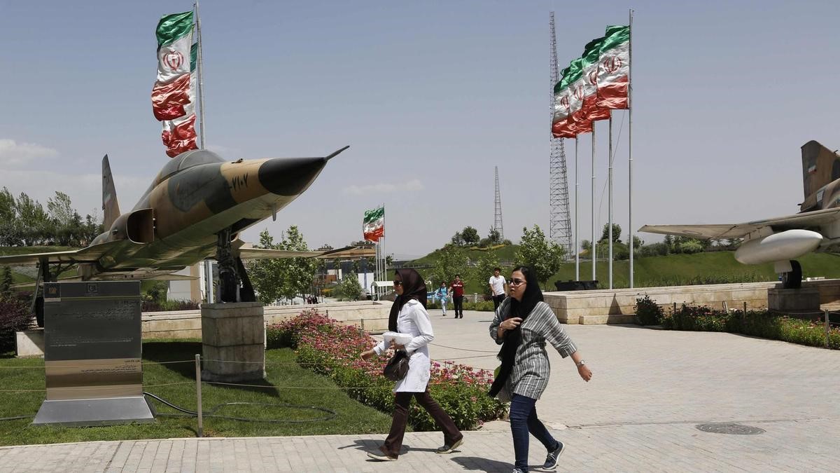 صفارات إنذار في طهران طائرة تركية تربك السلطات الإيرانية