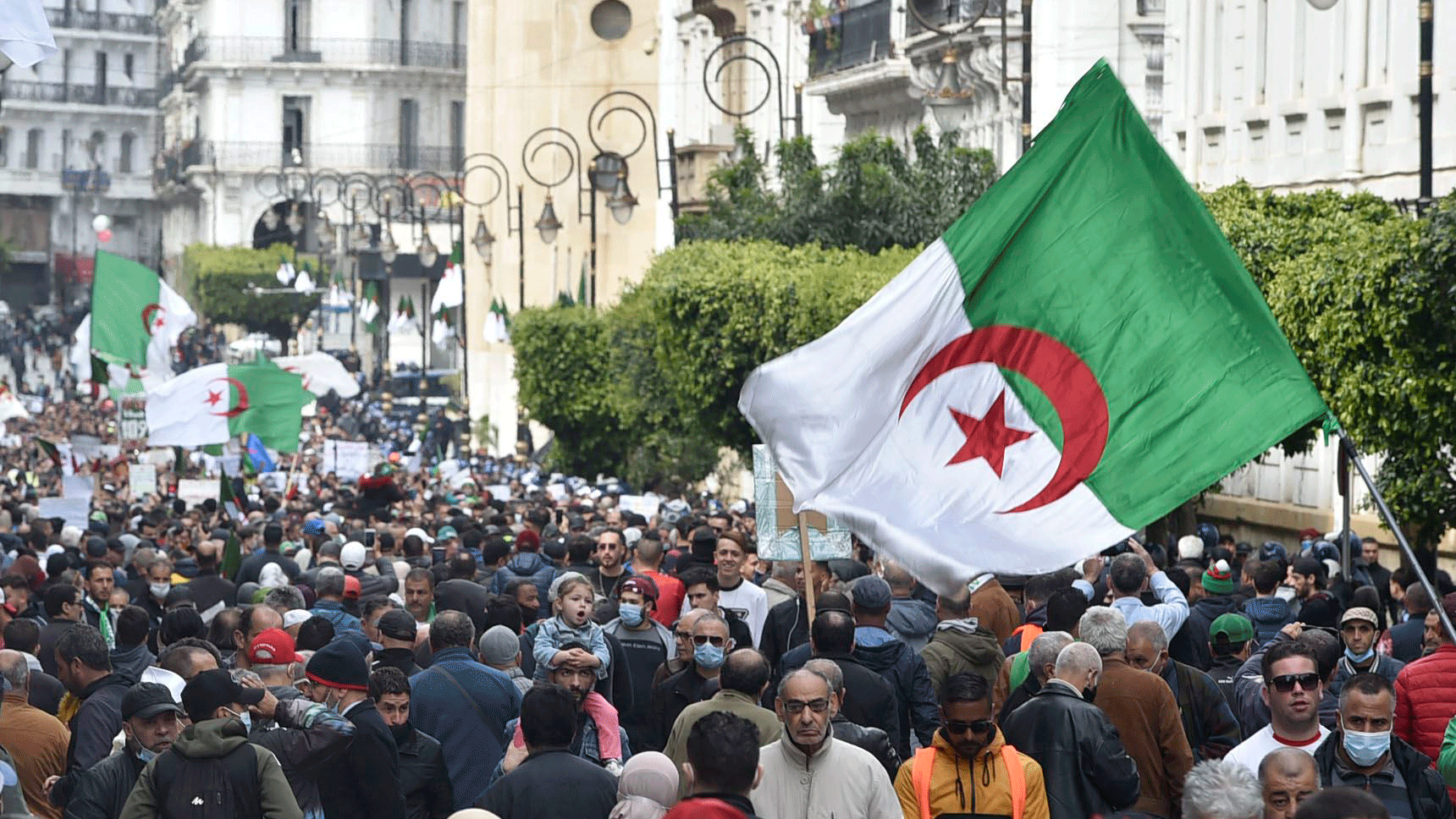 Thousand their lives. Algerians.