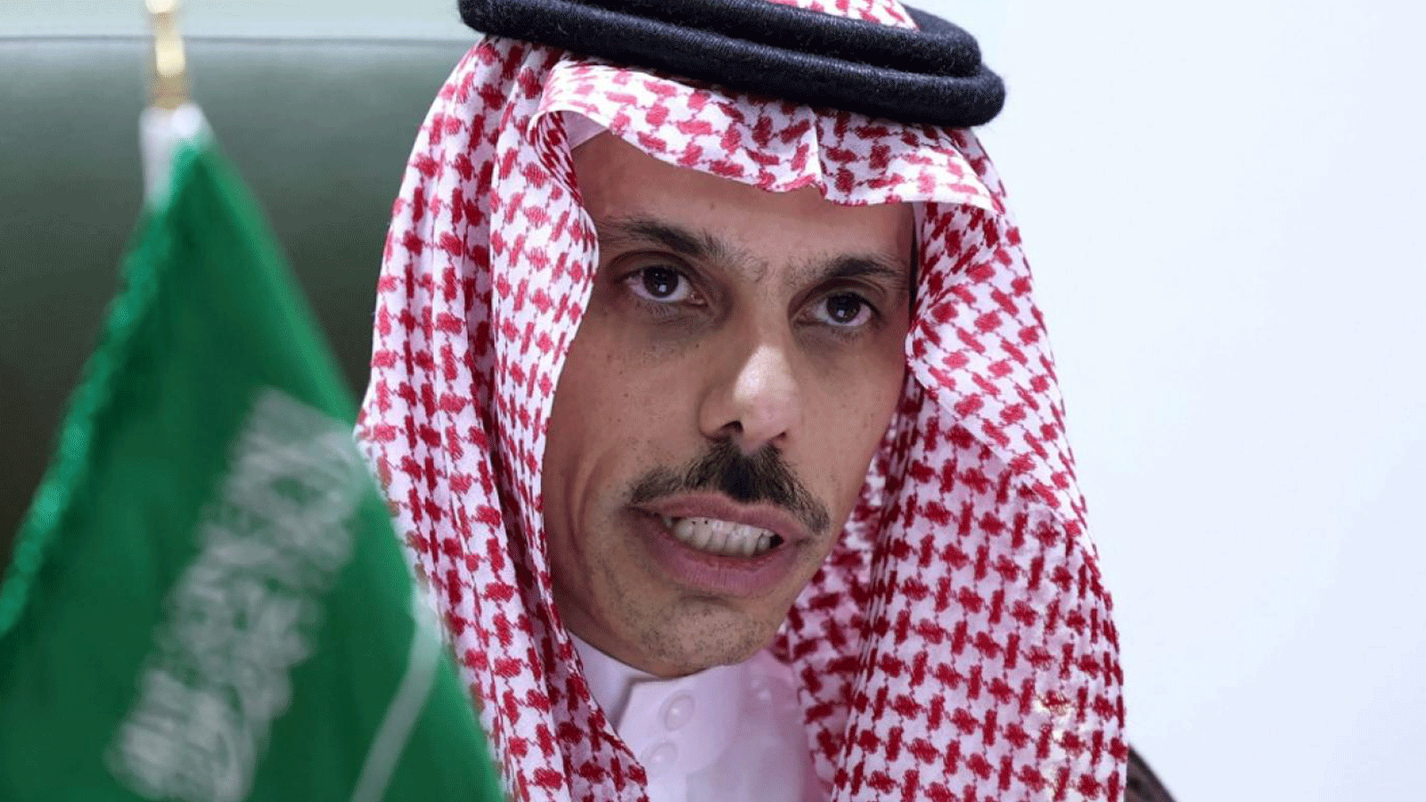 السعودية نيوز |  الرياض تُبلّغ سفير لبنان احتجاجها على تصريحات وزير الإعلام المسيئة 