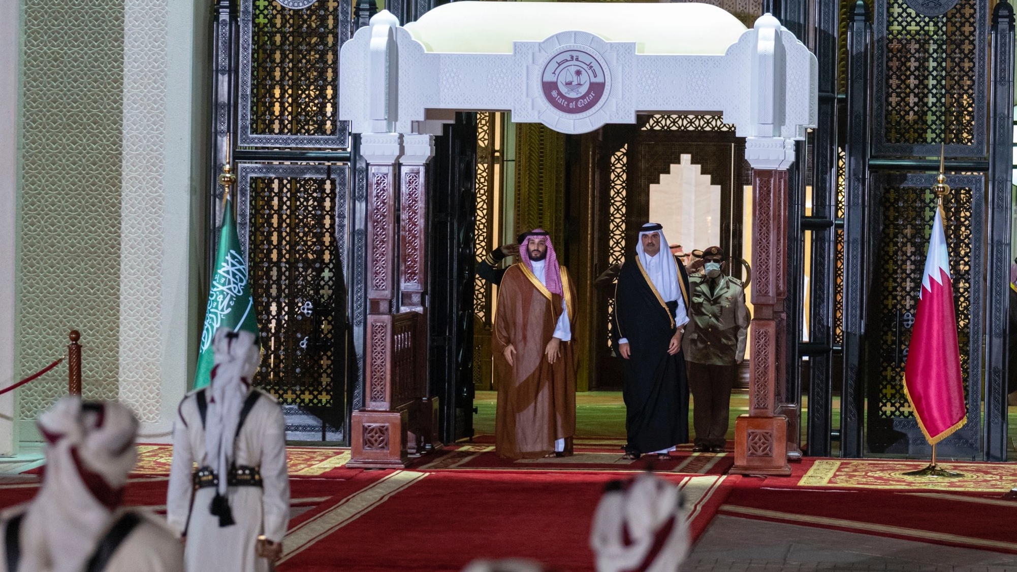 السعودية نيوز |  أمير قطر: زيارة ولي العهد السعودي تعمق الروابط في ظل ظروف المنطقة 