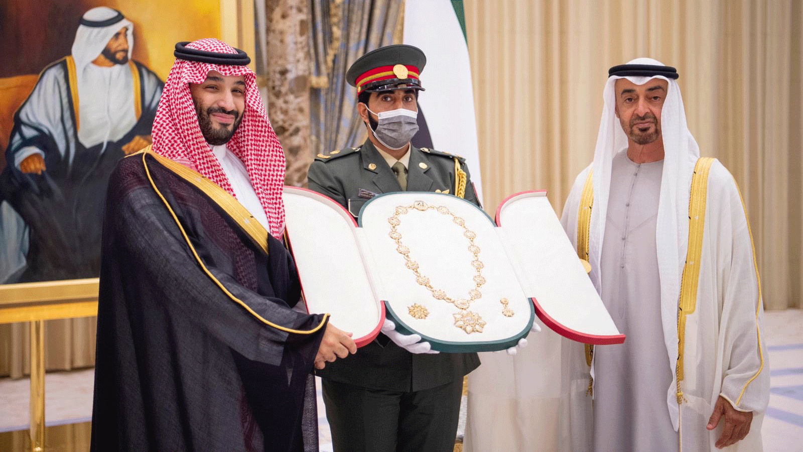 السعودية نيوز |  ولي العهد السعودي يبحث "الشراكة على طريق المستقبل" في أبو ظبي 