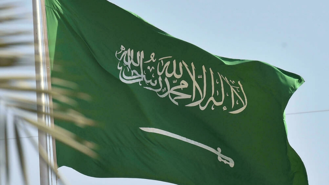 السعودية نيوز |  السعودية تعلن عودة سفيرها إلى لبنان 