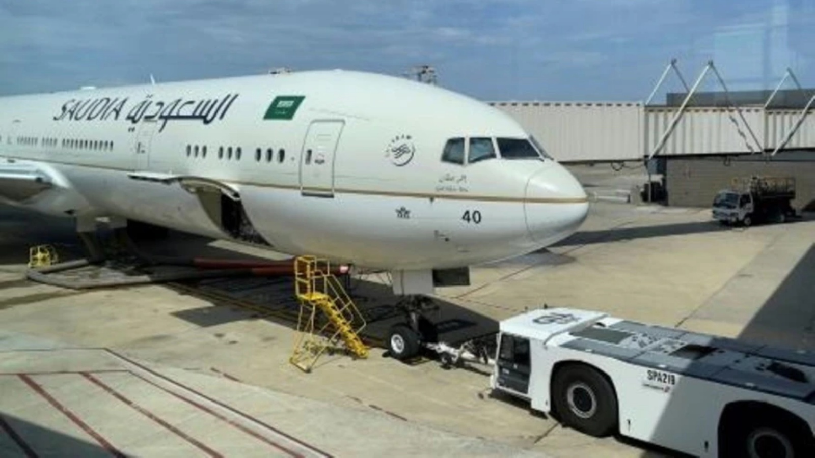 السعودية نيوز |  السعودية تعلن فتح أجوائها "لجميع الناقلات الجوية" 