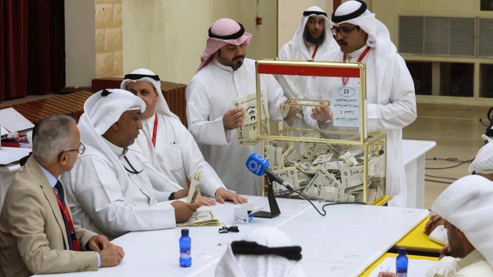 فرز الأصوات في الانتخابات التشريعية الكويتية يونيو/حزيران 2023 