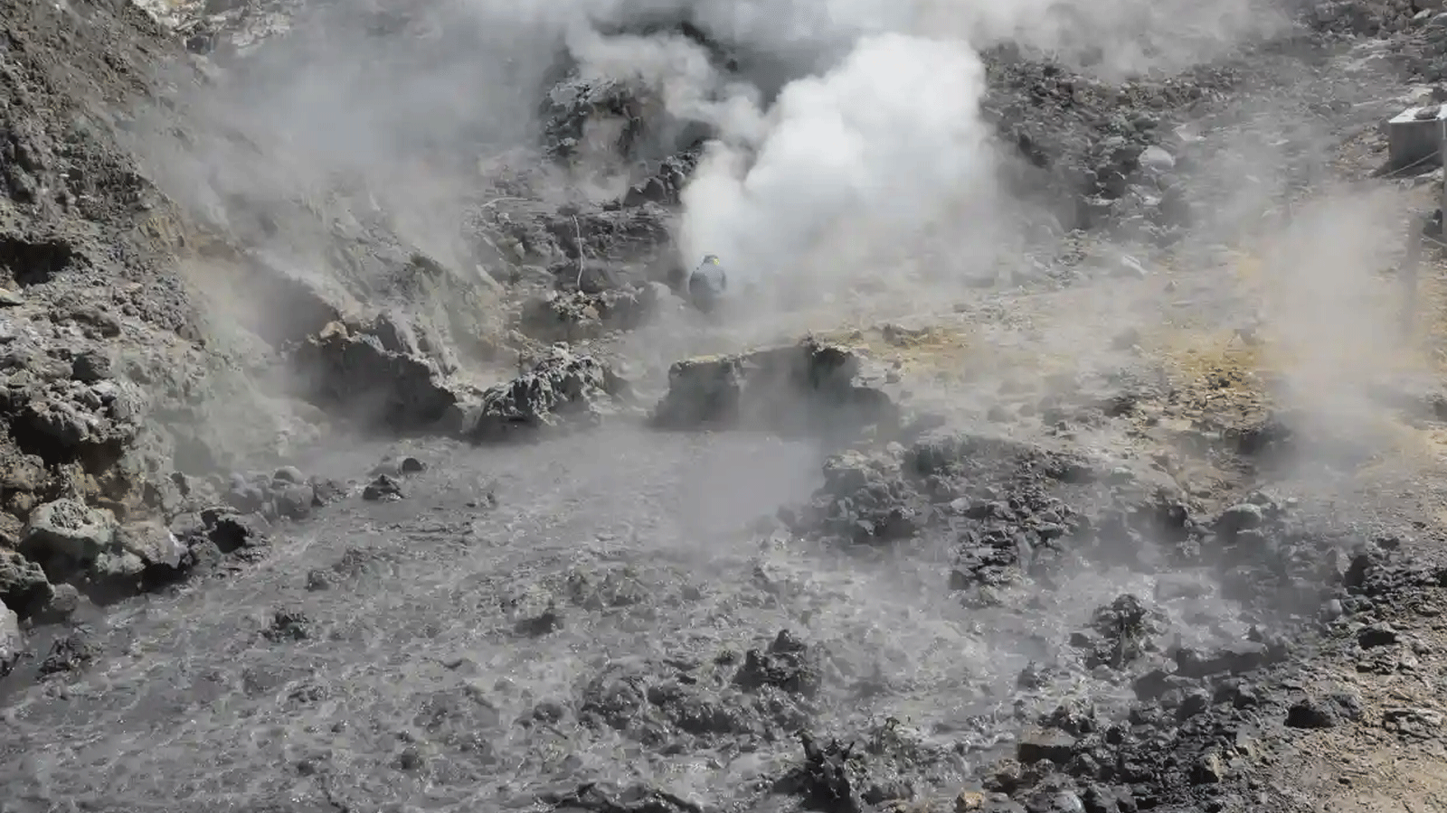 إيطاليا: باحثون يحذرون من خطر ثوران بركاني