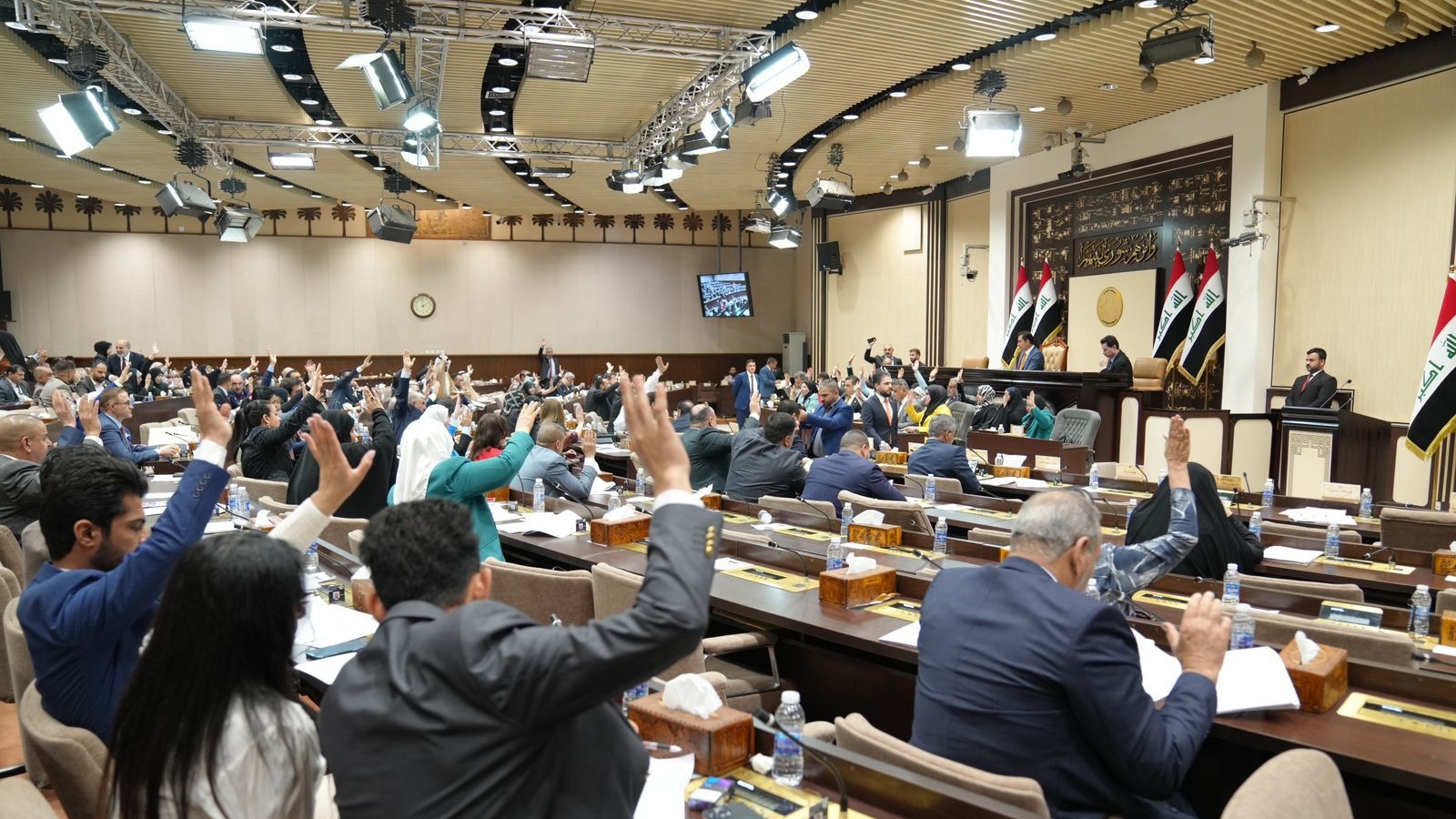 البرلمان العراقي يصوت ليل الخميس 8 يونيو 2023 على بعض مواد الموانة العامة للبلاد على ان يستكمل تصويته على البقية اليوم الجمعة (رسمي)