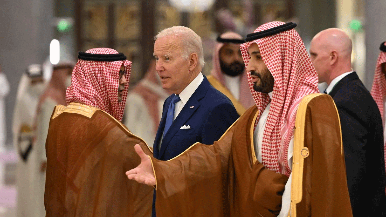 الرئيس الأمريكي جو بايدن وولي العهد السعودي الأمير محمد بن سلمان في جدة في 16 يوليو(تموز) 2022