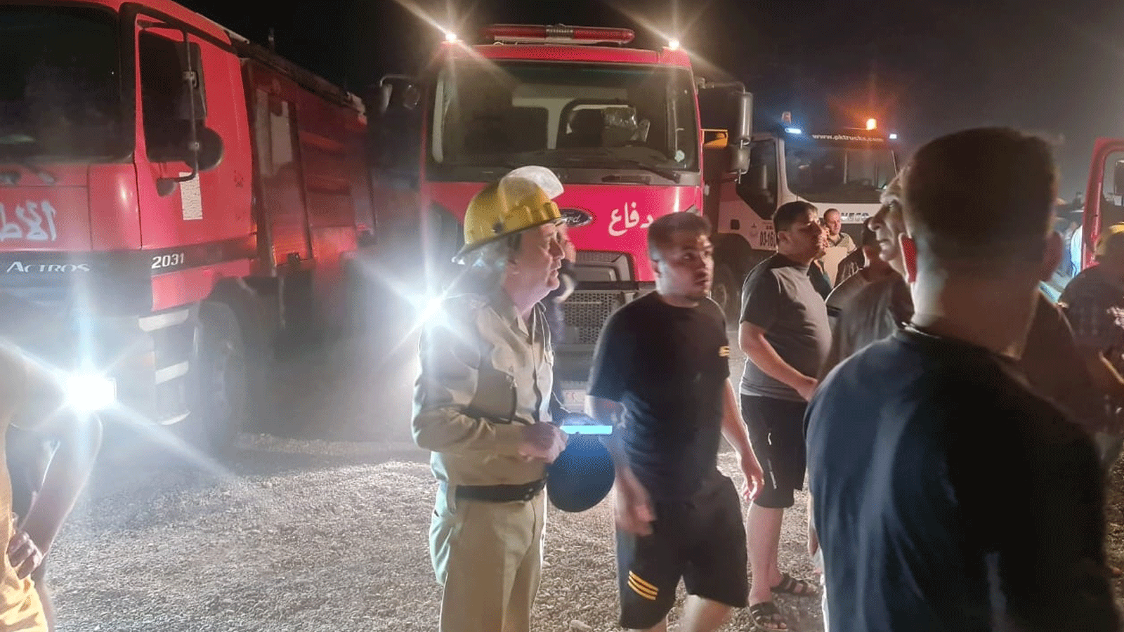 لقطة للمشاركين في عمليات إخماد حريق قاعة الافراح في شمال العراق وانقاذ الضحايا فجر الاربعاء 27 سبتمبر(ايلول) 2023 (الداخلية)