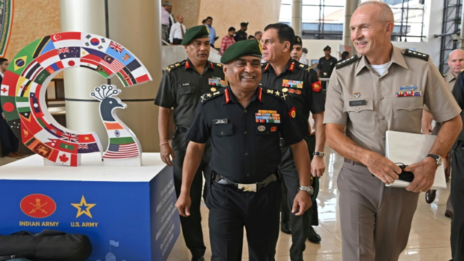 قائد الجيش الأميركي راندي جورج (إلى اليمين) ينضم إلى نظرائه في نيودلهي لحضور مؤتمر حول التهديدات التي تواجه منطقة آسيا والمحيط الهادئ