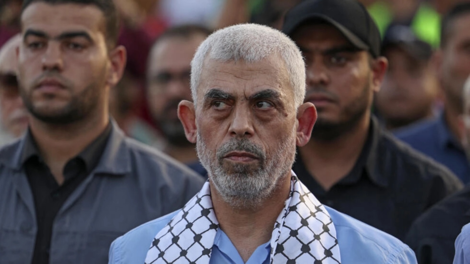 رئيس الجناح السياسي لحركة حماس الفلسطينية في قطاع غزة يحيى السنوار يحضر مسيرة لدعم المسجد الأقصى في مدينة غزة في 1 أكتوبر 2022.