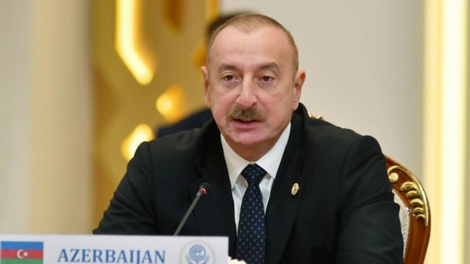 صورة مؤرخة في 9 نوفمبر 2023 وزعها المكتب الإعلامي للرئاسة الأذربيجانية للرئيس إلهام علييف في طشقند 