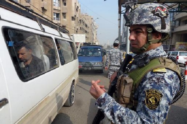 حاجز لقوات وزارة الداخلية في بغداد في 27 تشرين الثاني/نوفمبر 