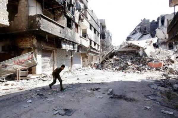 آثار الدمار في مخيم اليرموك في دمشق