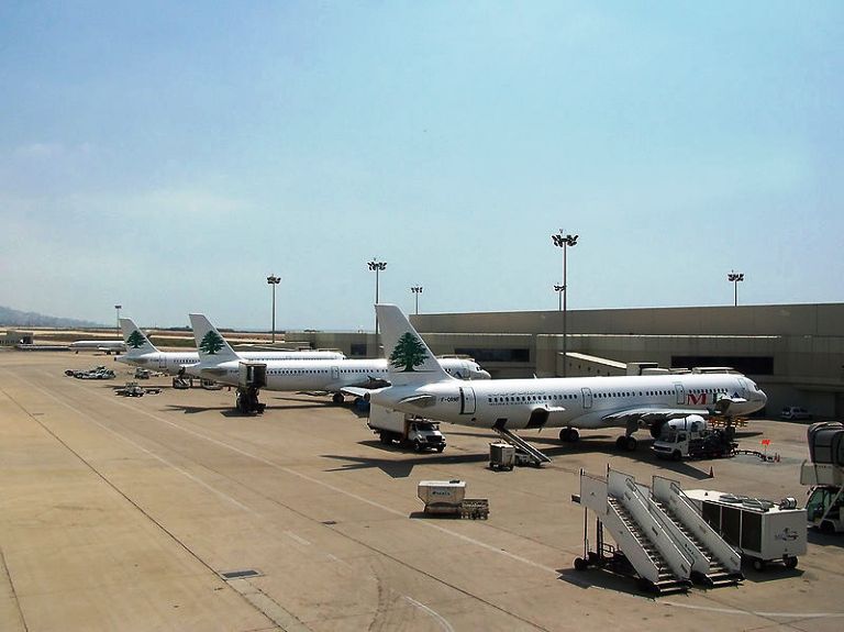 جثمان الماجد نقل في رحلة عادية بطائرة سعودية من مطار رفيق الحريري الدولي الى الرياض