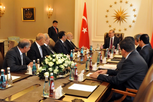 الجعفري مجتمعًا في أنقرة مع الرئيس التركي رجب طيب أردوغان