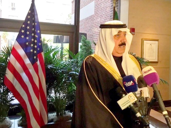 الأمير متعب بن عبد الله وزير الحرس الوطني السعودي خلال مؤتمر صحافي - (واس)