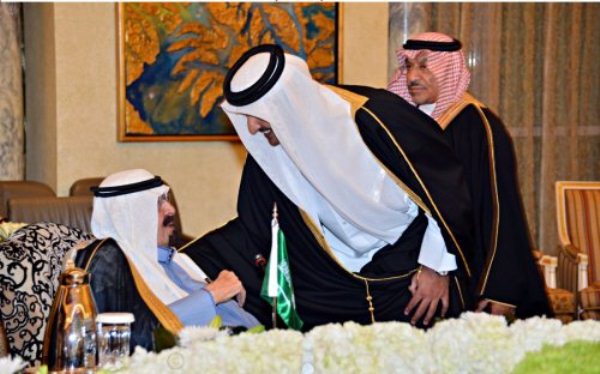 الملك عبدالله والأمير تميم... تحية ودية بعد عودة العلاقات