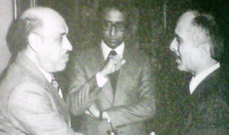 صورة ارشيفية للقاء بين الملك الراحل الحسين بن طلال والشيخ طالب السهيل 