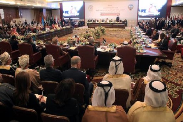 مشاركون في اجتماع وزراء الخارجية العرب في الكويت 