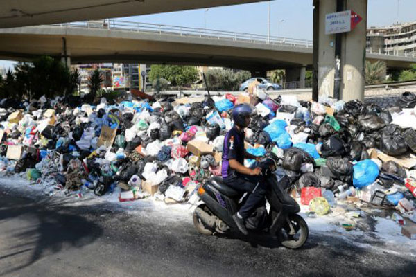 موضوع النفايات كان مدخلًا لاحتجاج اللبنانيين على فساد أكبر