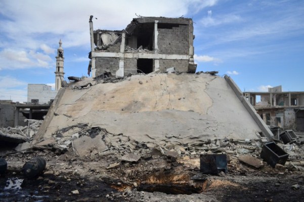 صورة أخذت في 30 سبتمبر تظهر المباني المتضررة في تبليسة في محافظة حمص
